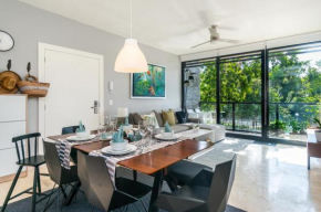 Luxury Condo with Gym & BEACH Club & PGA golf